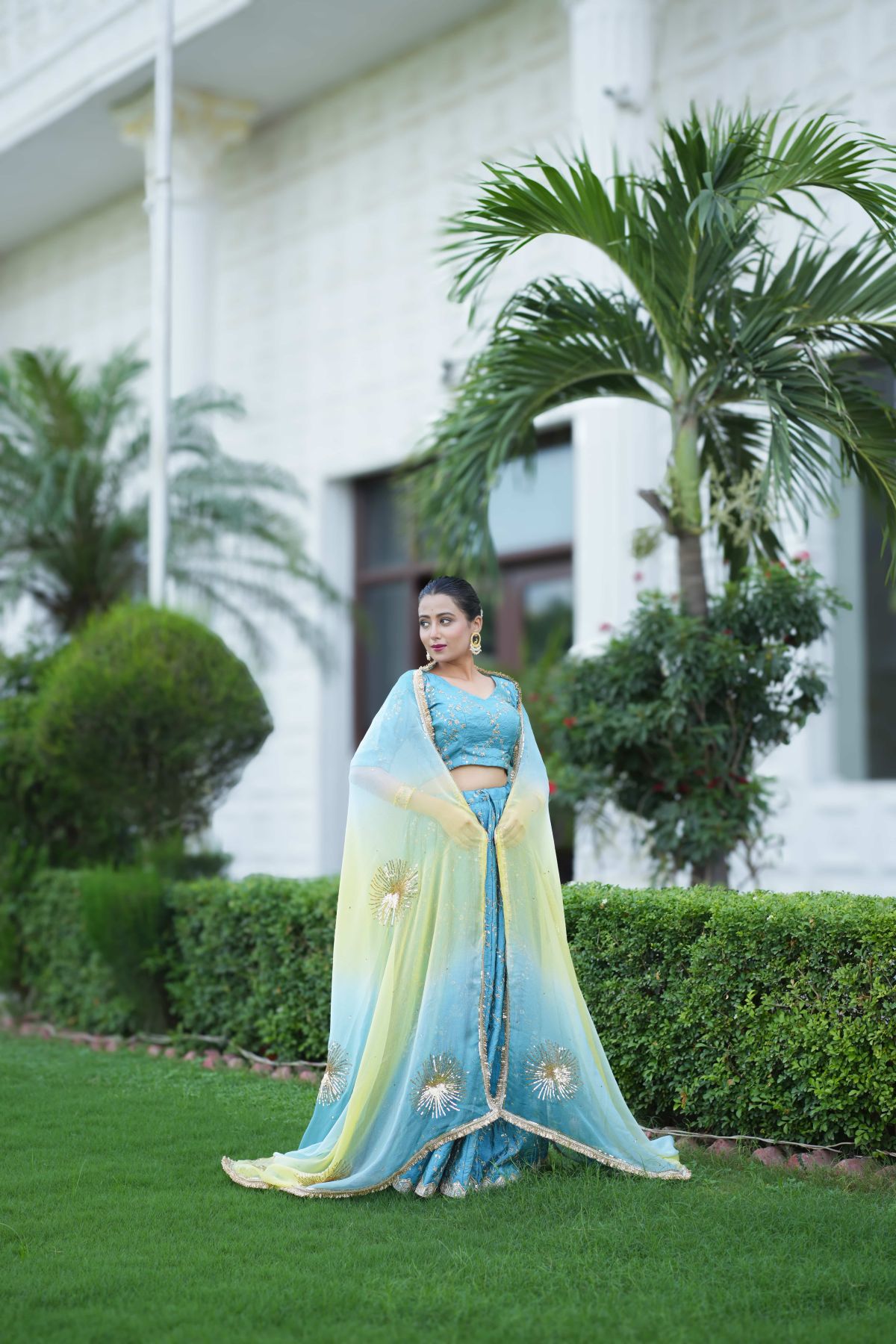 TARAASH – Teal Blue Gold Crush Lehenga Set 