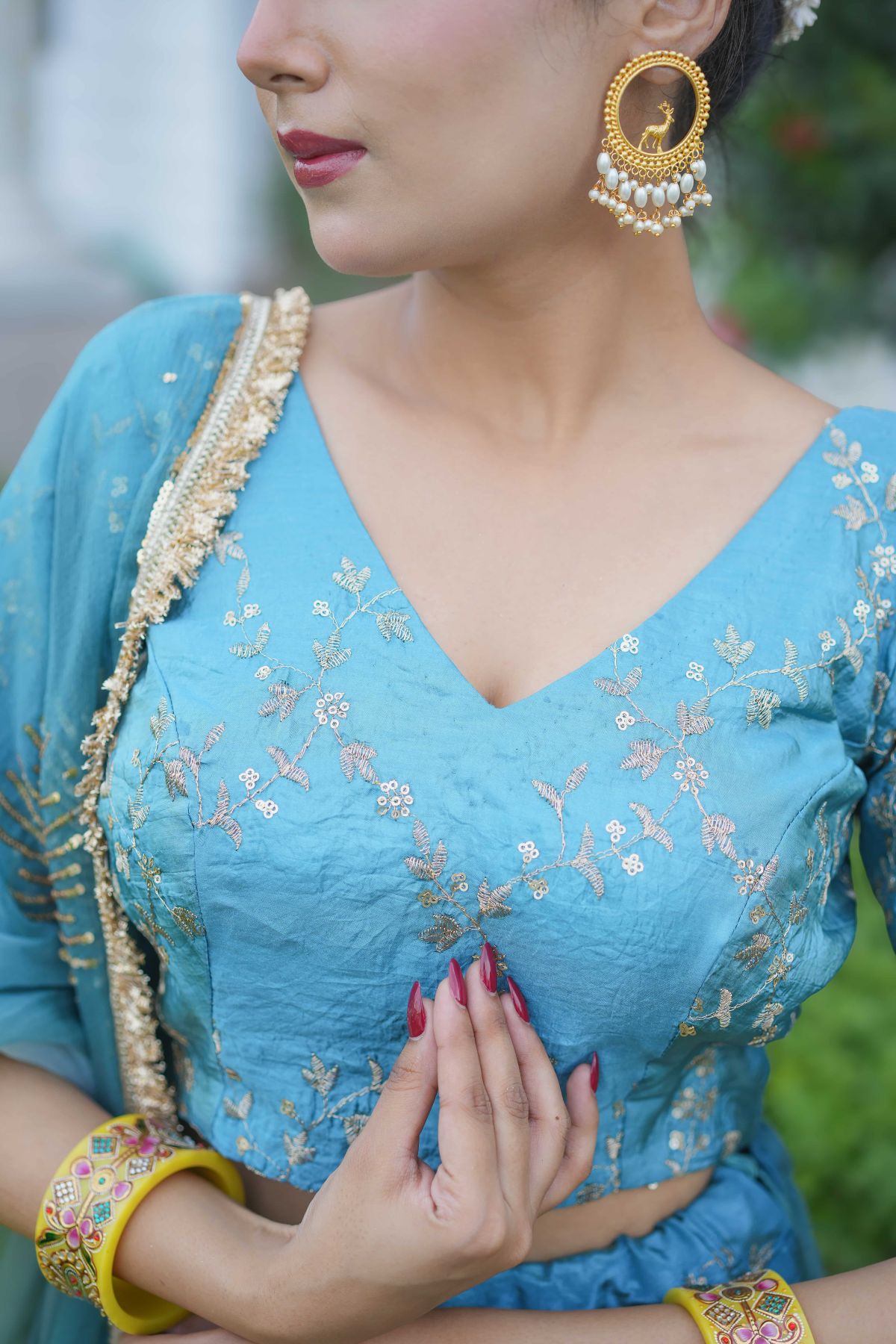  TARAASH – Teal Blue Gold Crush Lehenga Set  4